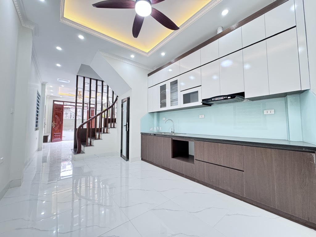 LIÊN MẠC- LÔ GÓC - THANG MÁY SỊN - ÔTÔ VÀO NHÀ- VIEW SÔNG HỒNG.